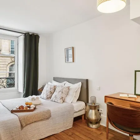 1br Near Palais Royal & Louvre * Parigi