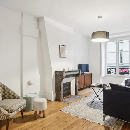1br Near Palais Royal & Louvre Parigi